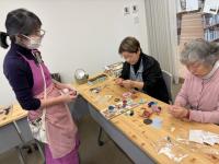 ブローチづくり1