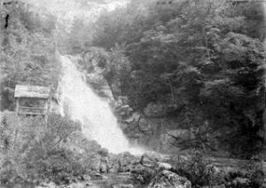 100年前の鎧滝
