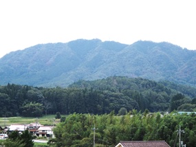 大朝地域内から望む加計山