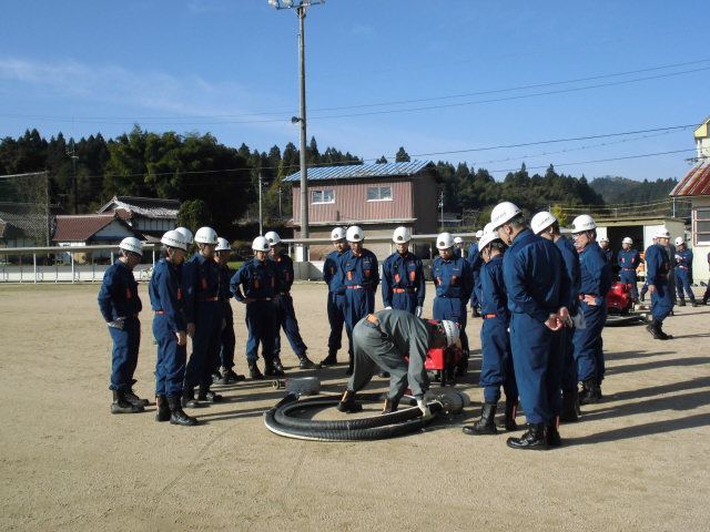 実践放水訓練を実施しました。