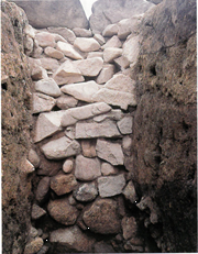 土の中の石垣2