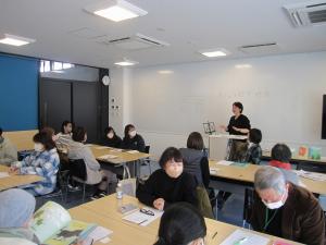 「おとなの絵本時間」講演会の様子画像3