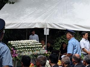 慰霊式献花