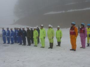 雪山捜索訓練開始整列