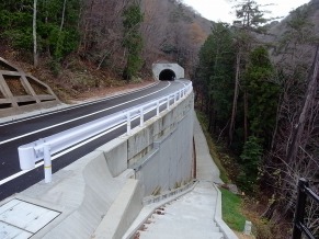 石見路トンネル（豊平側）