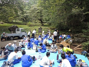 地域の方と一緒に昼食