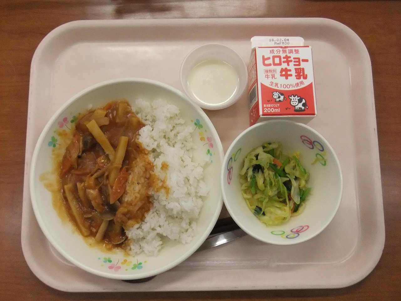 壬生小学校給食「りんごヨーグルトふわふわムース」