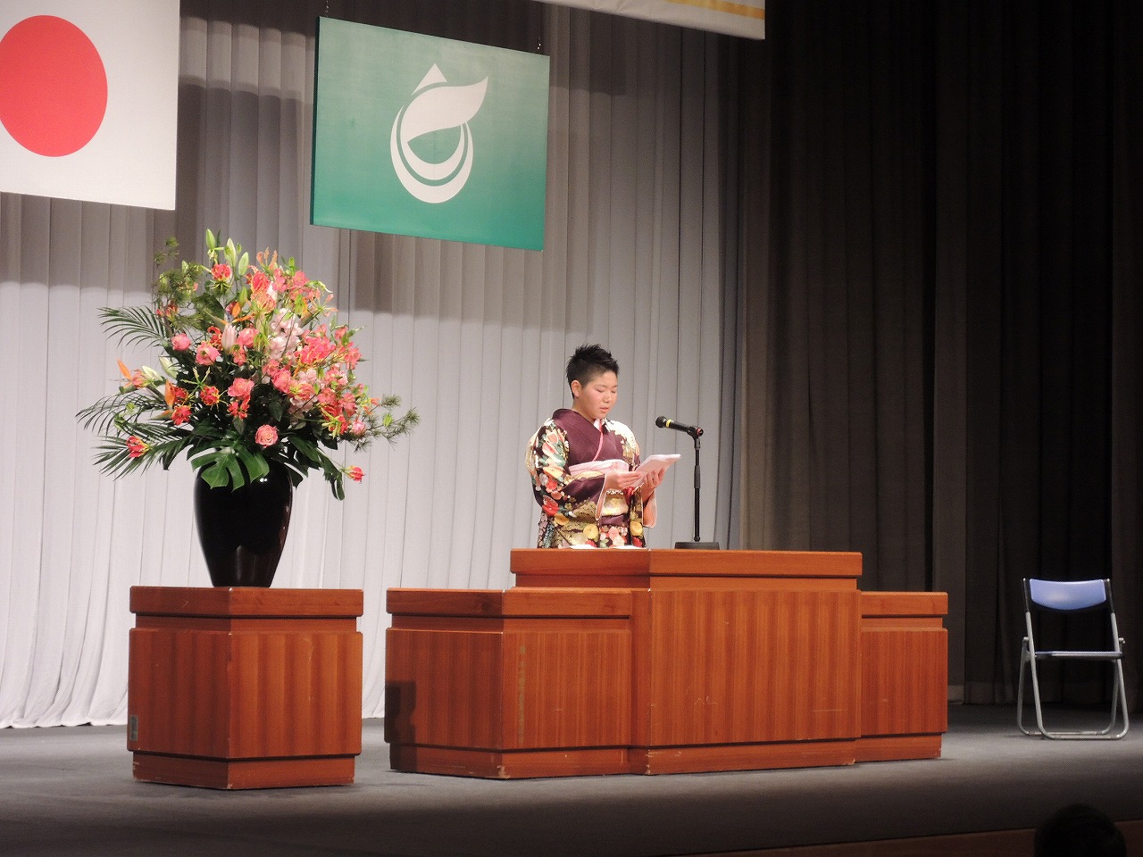 20歳のメッセージを発表する下田千尋さん