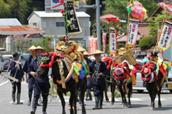 牛の道行〈原東大花田植・志路原〉